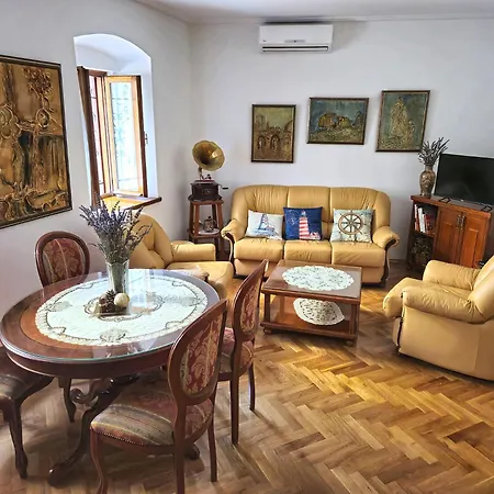 House Zofija 1672 Ferienhaus *