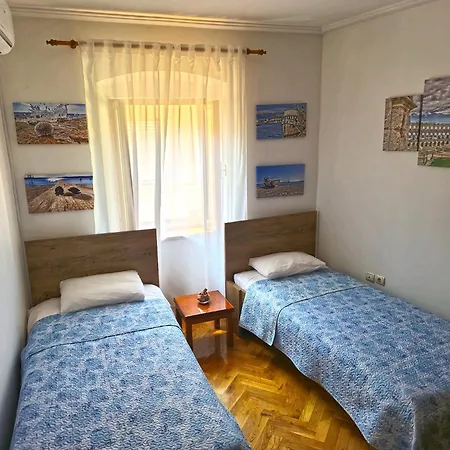 House Zofija 1672 * 풀라