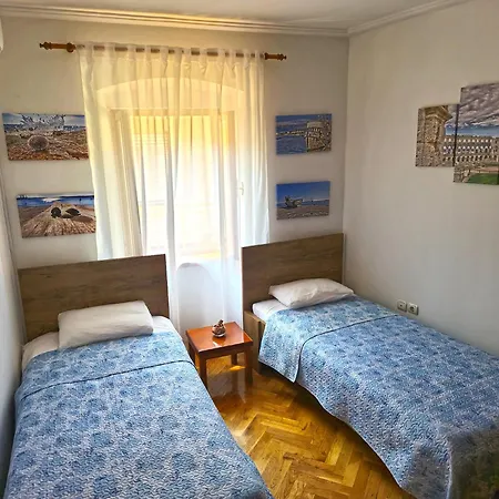 House Zofija 1672 * 풀라