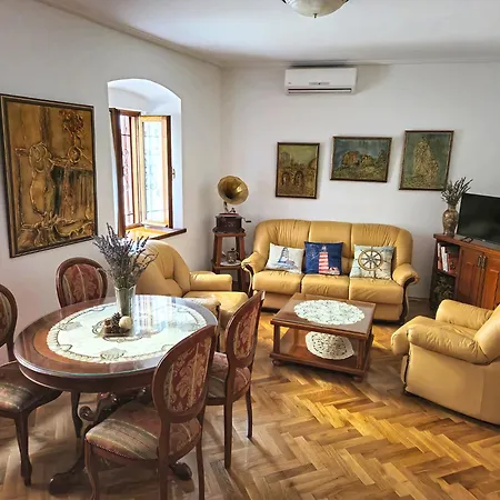 Tatil Evi House Zofija 1672 *