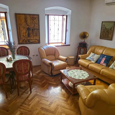 Nyaraló House Zofija 1672